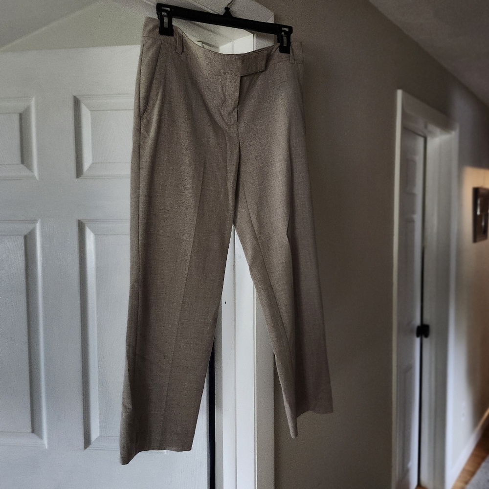 New York & Company beige/tan slacks 3/4 leg. Size 8